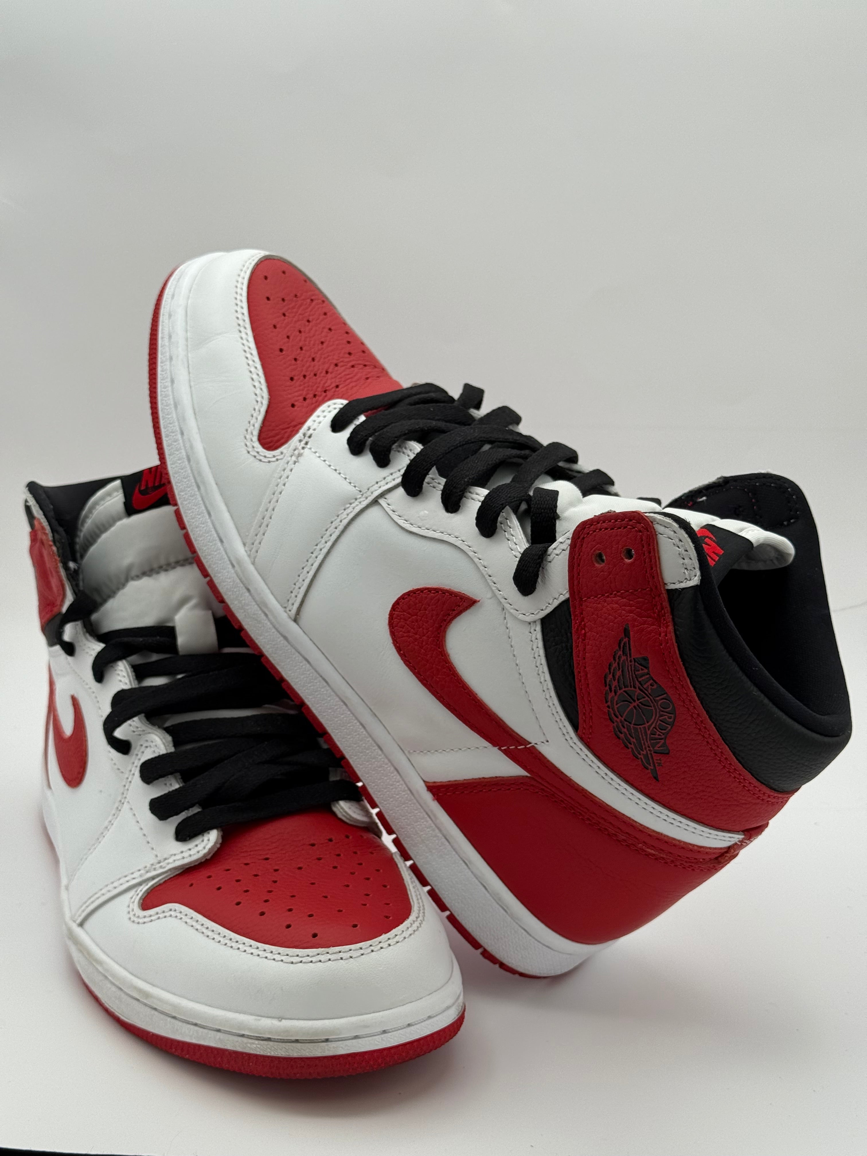Air Jordan 1 Retro High OG "White Toe"