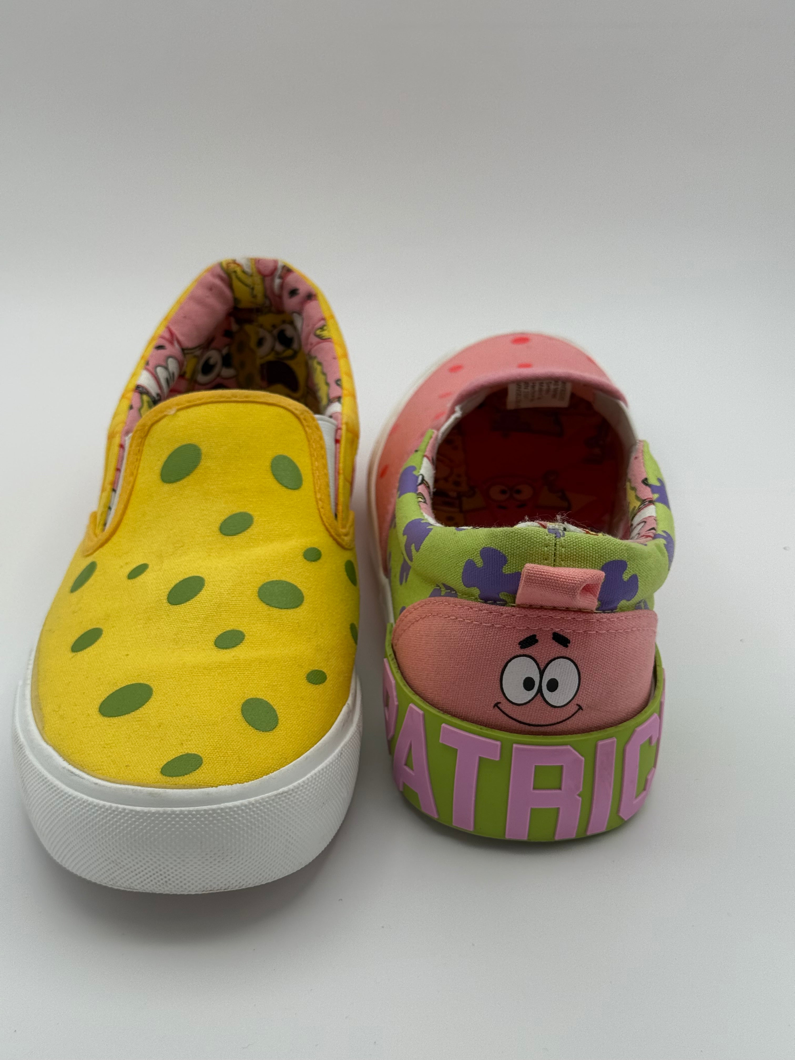 SpongeBob SquarePants x Vans Classic Slip-On “SpongeBob & Patrick” mismatched edition
