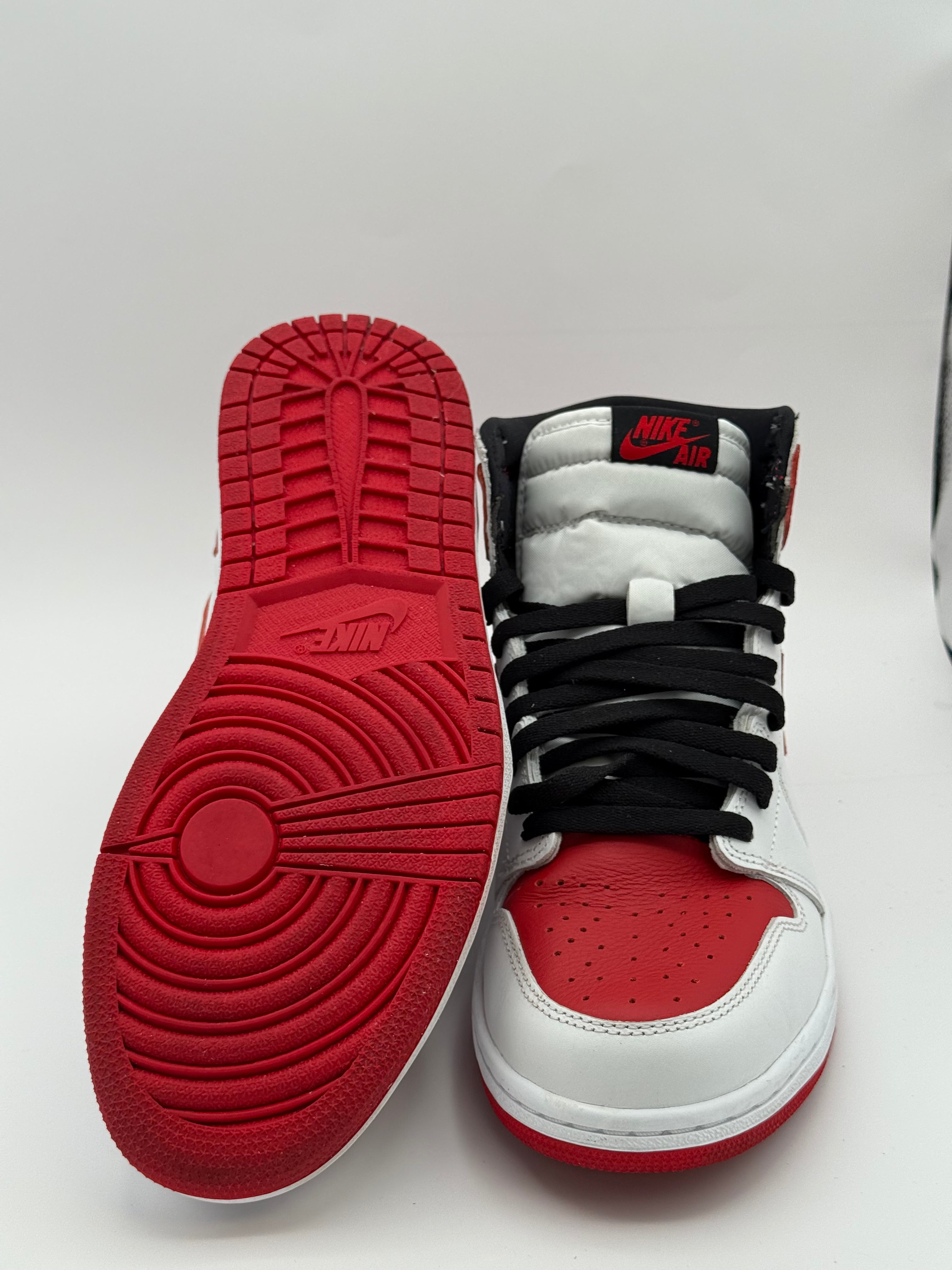 Air Jordan 1 Retro High OG "White Toe"