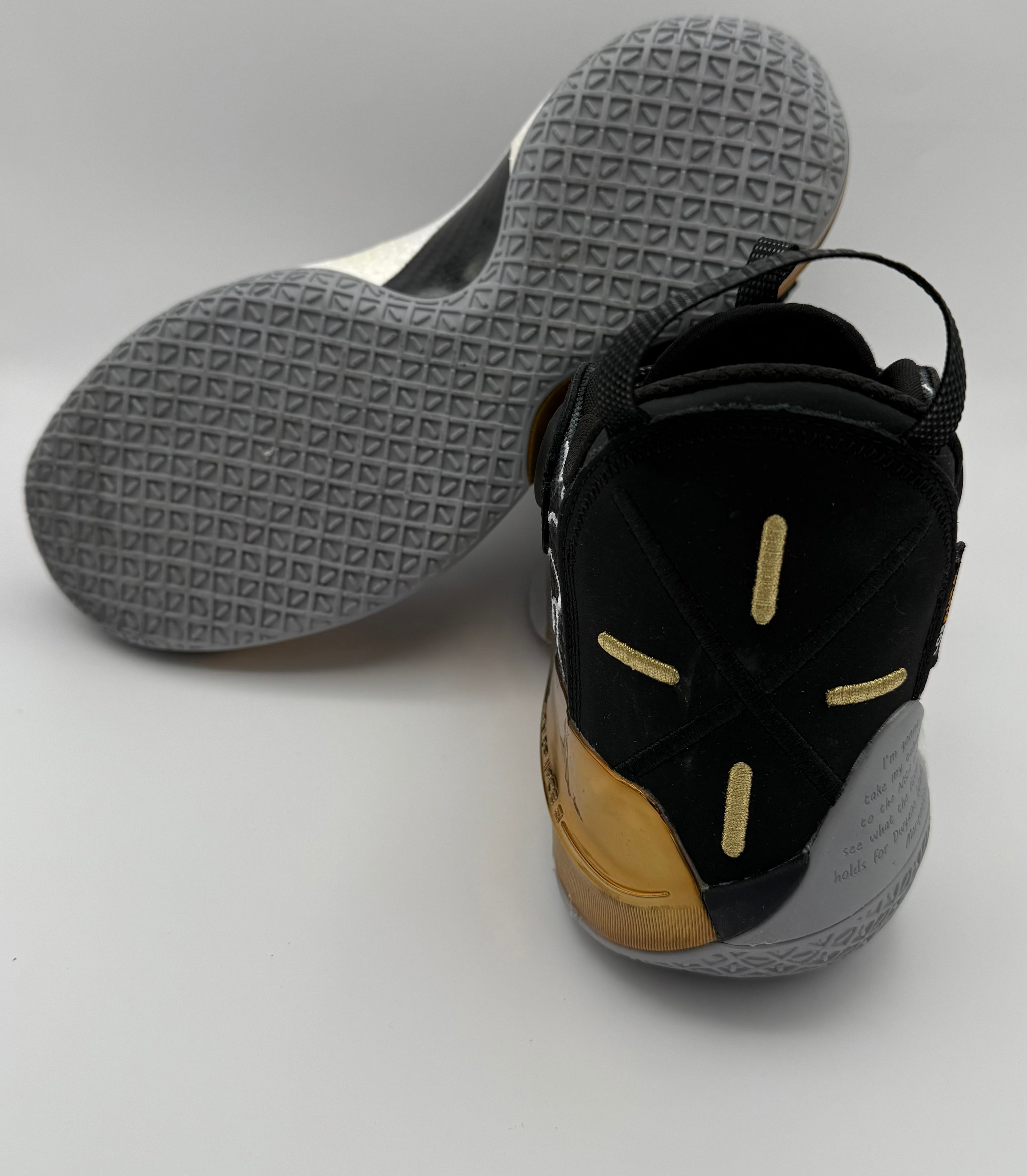 Li-Ning Way of Wade 10 "Lightning"Size