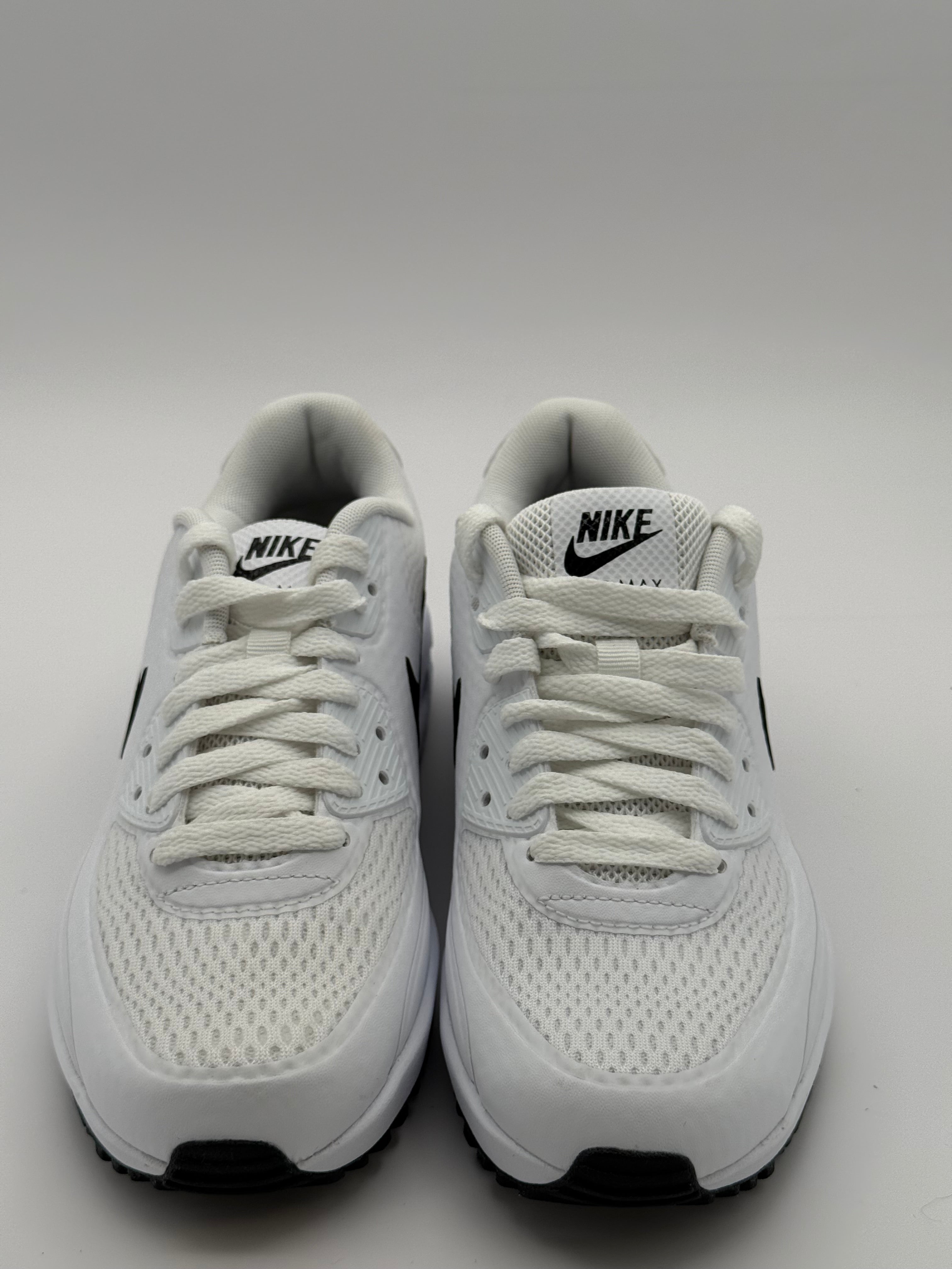 Nike Air Max 90 in a “Blk/White"
