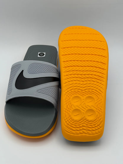 Nike Air Max. Cirro Slide