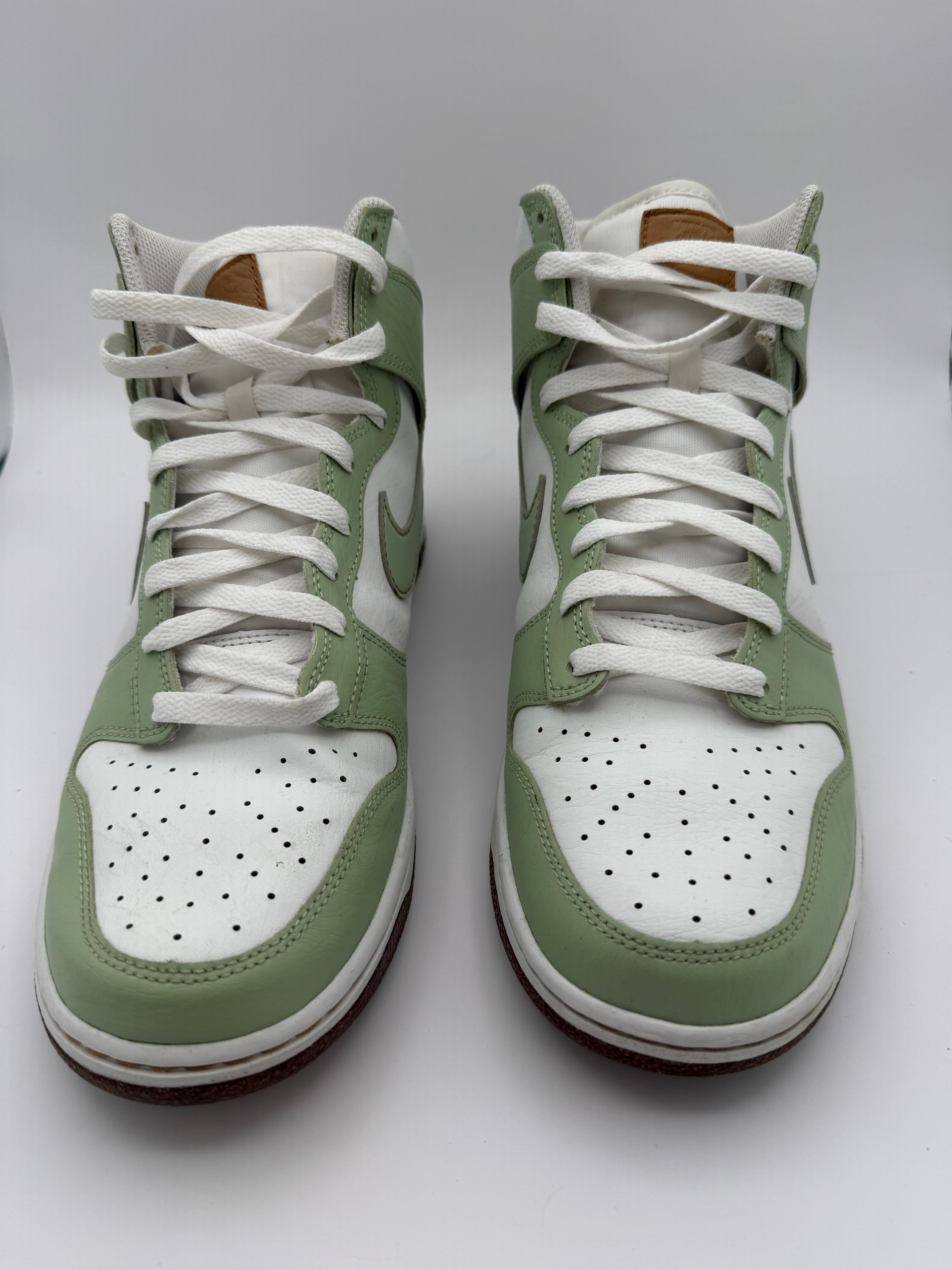 Nike Classics Jordan 1 "Mint Chocolate Chip" Pre-Love NB