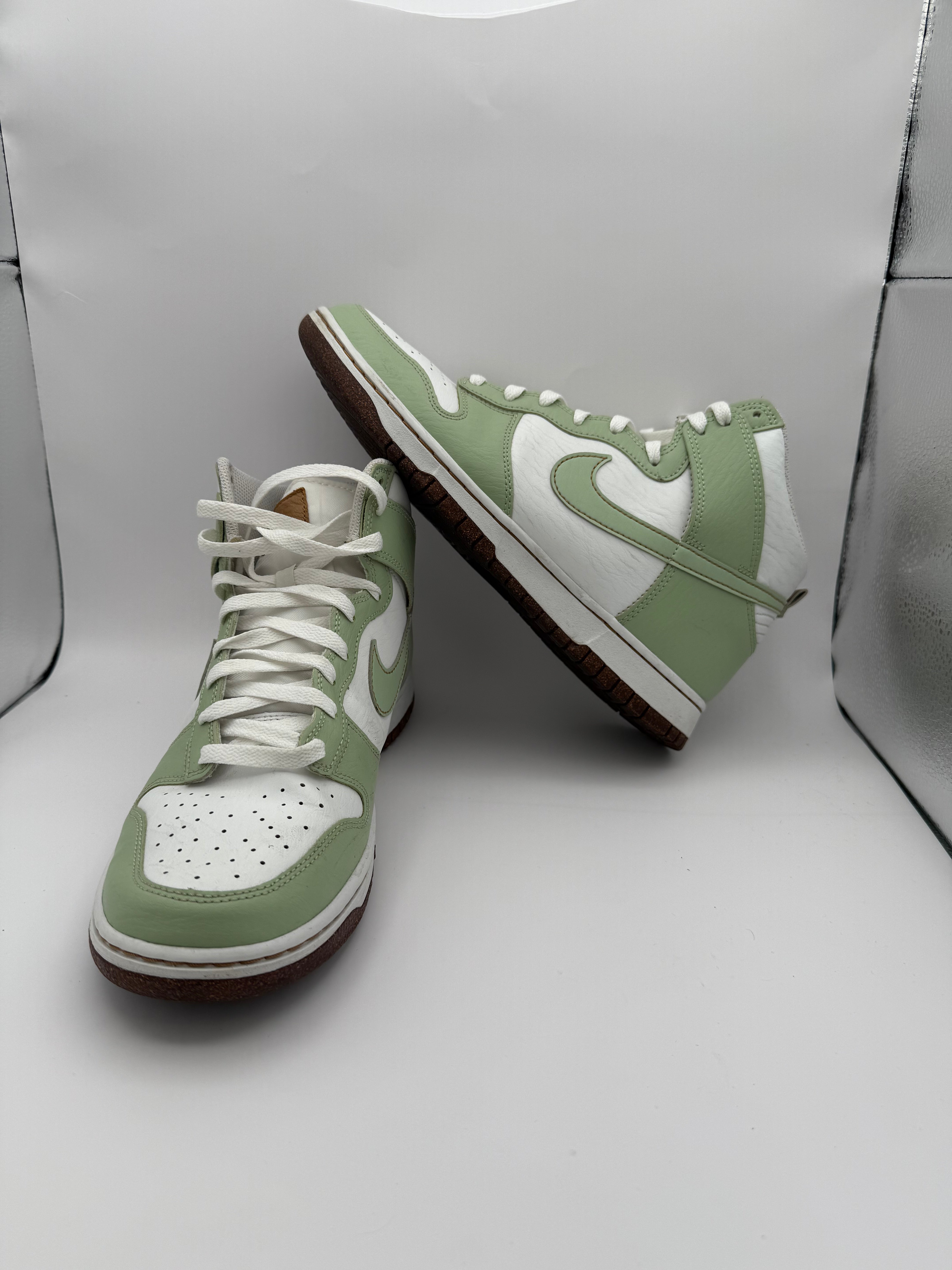 Nike Classics Jordan 1 "Mint Chocolate Chip" Pre-Love NB