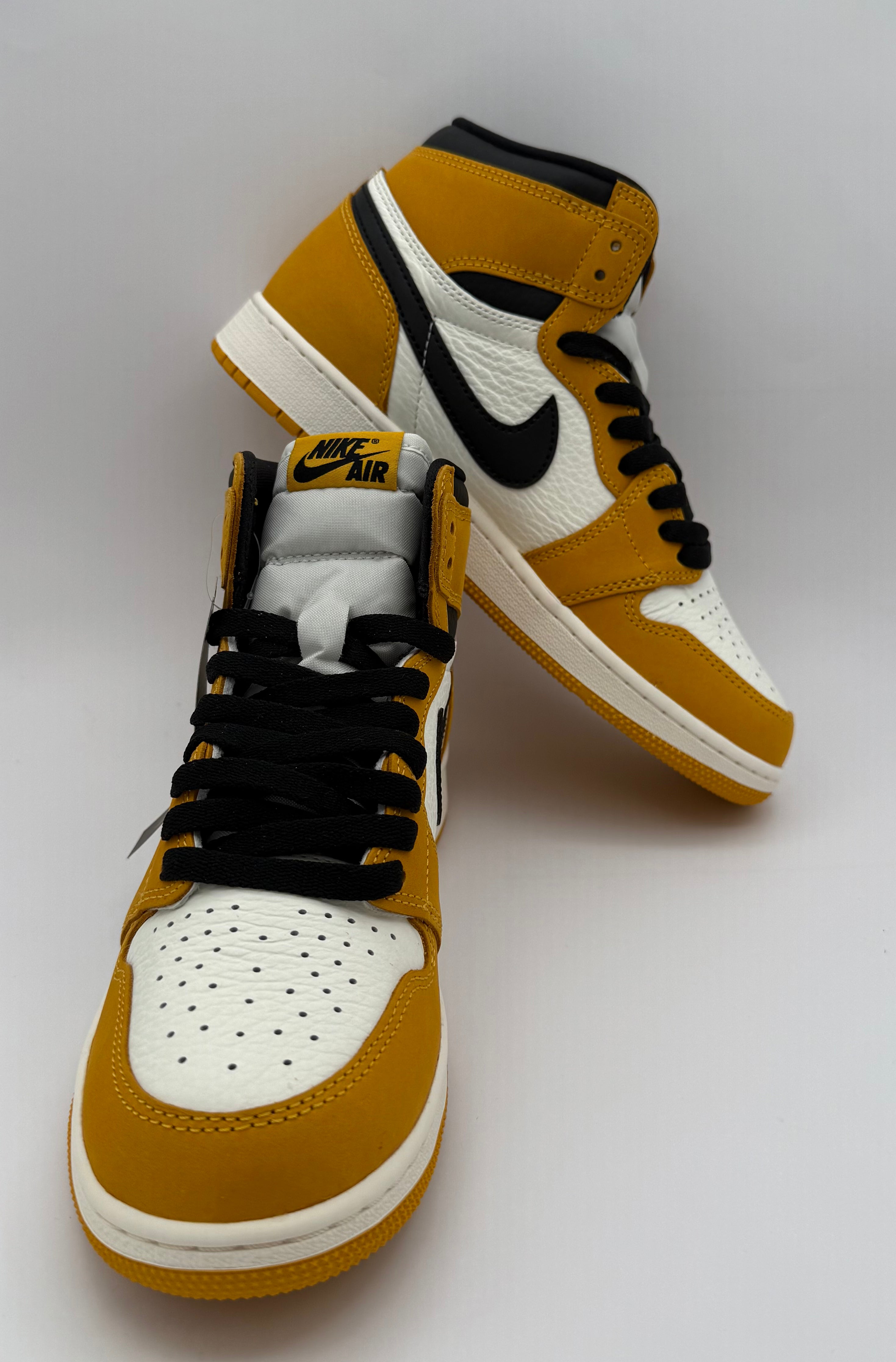 Nike Air Jordan 1 “Goldenrod”