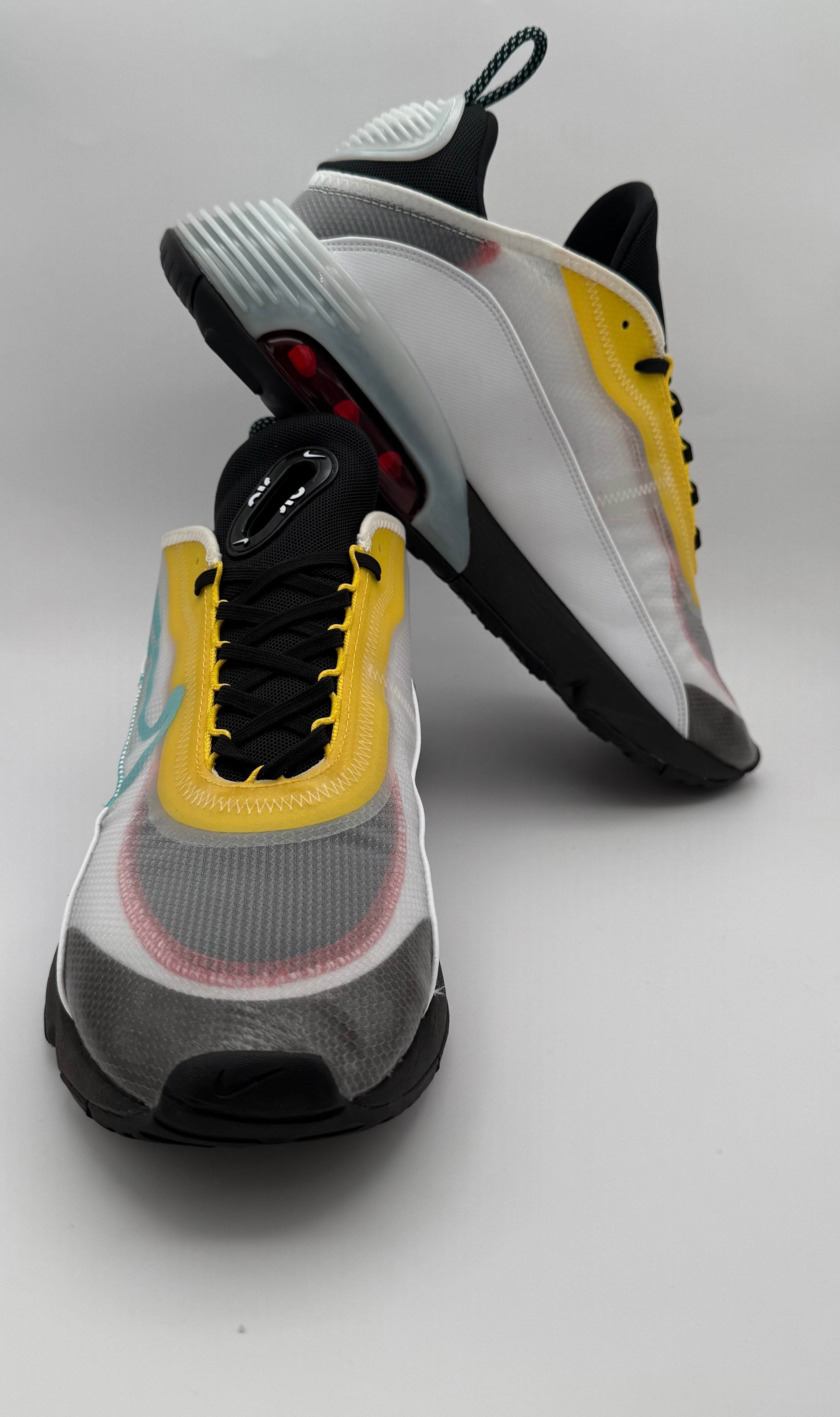 NKE MAXX 2090 “Bleached Yellow”