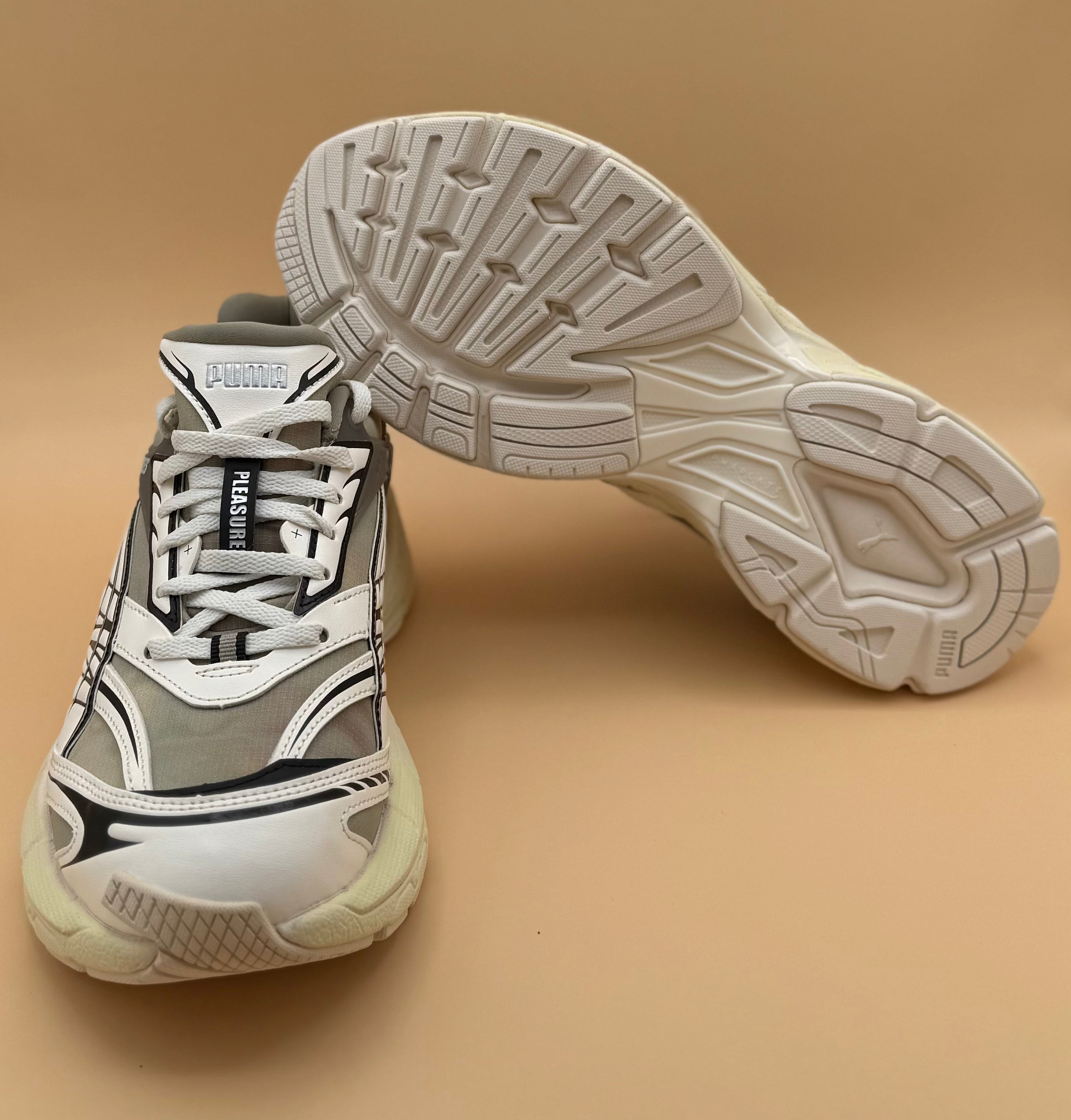 PUMA x PLEASURES Velophasis Overdyed