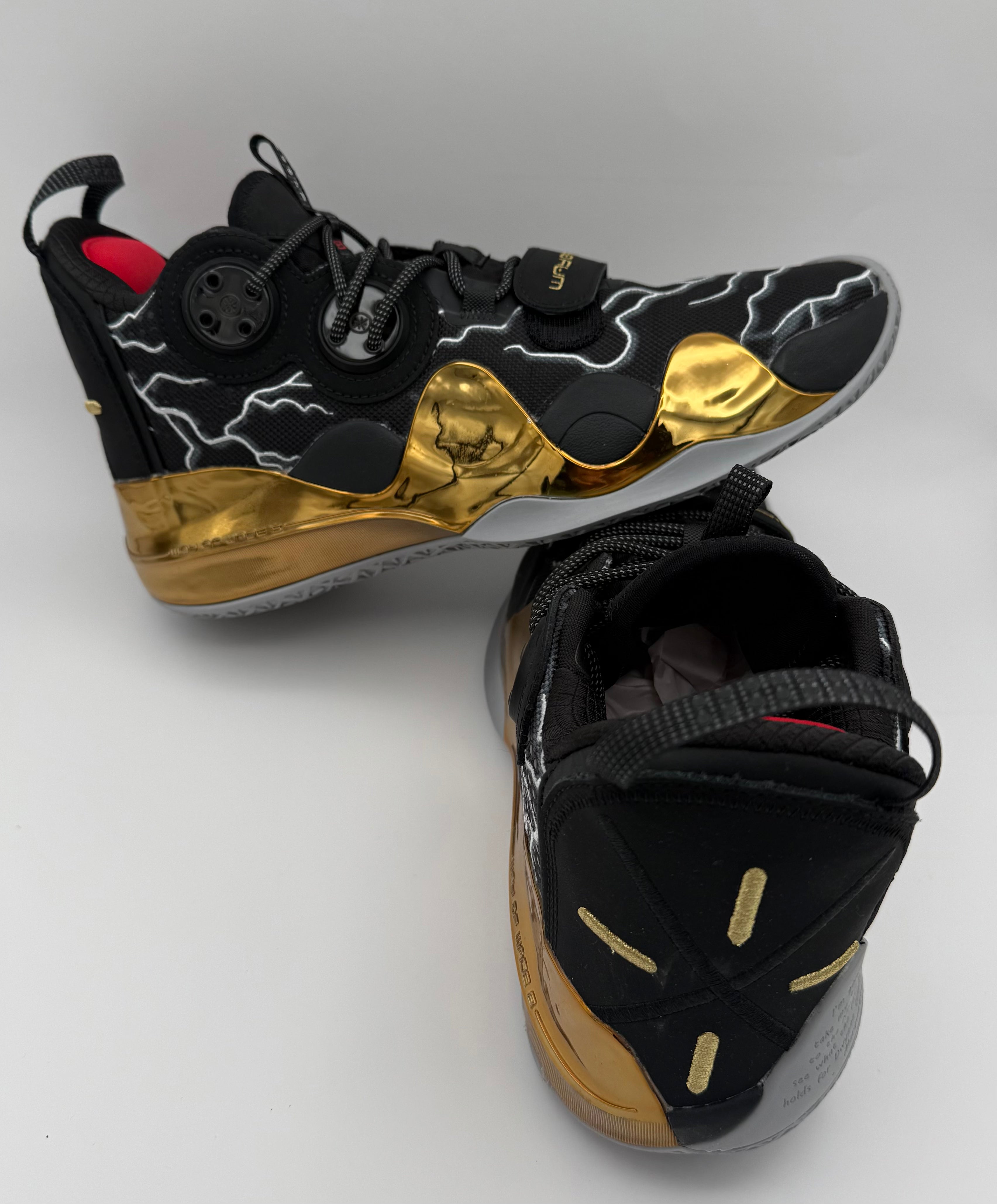 Li-Ning Way of Wade 10 "Lightning"Size