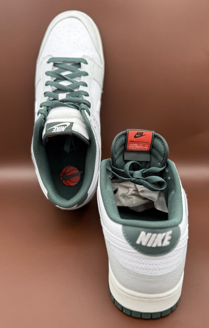 Nike Dunk Low Retro SE "Photon Dust / Vintage Green"