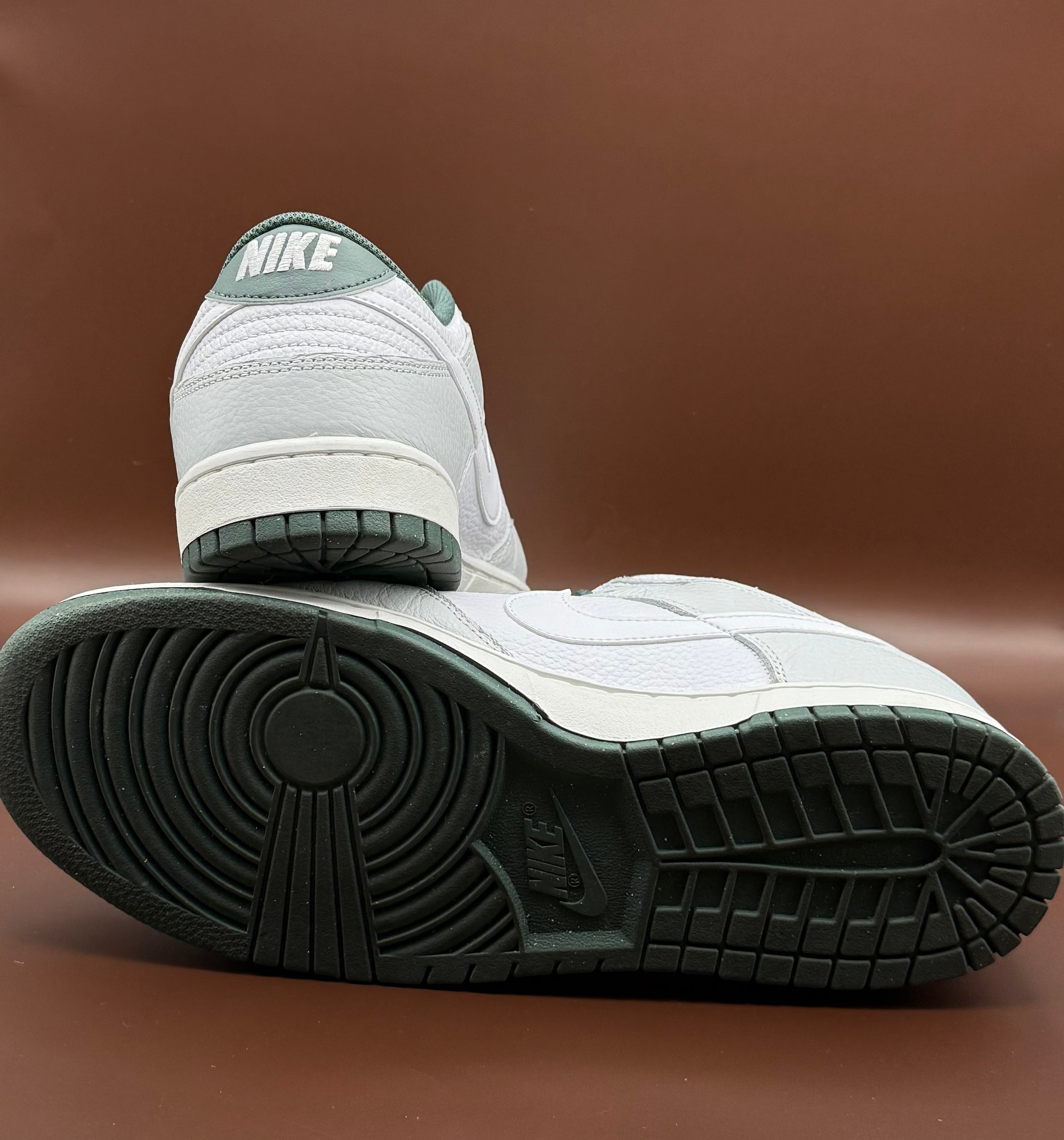 Nike Dunk Low Retro SE "Photon Dust / Vintage Green"